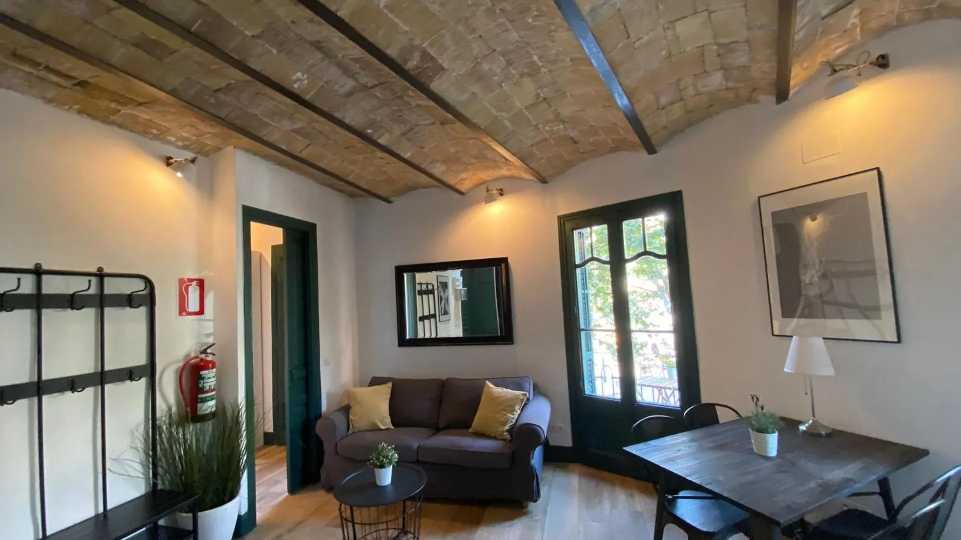 Barcelona Rent - Gaudi House Apartment