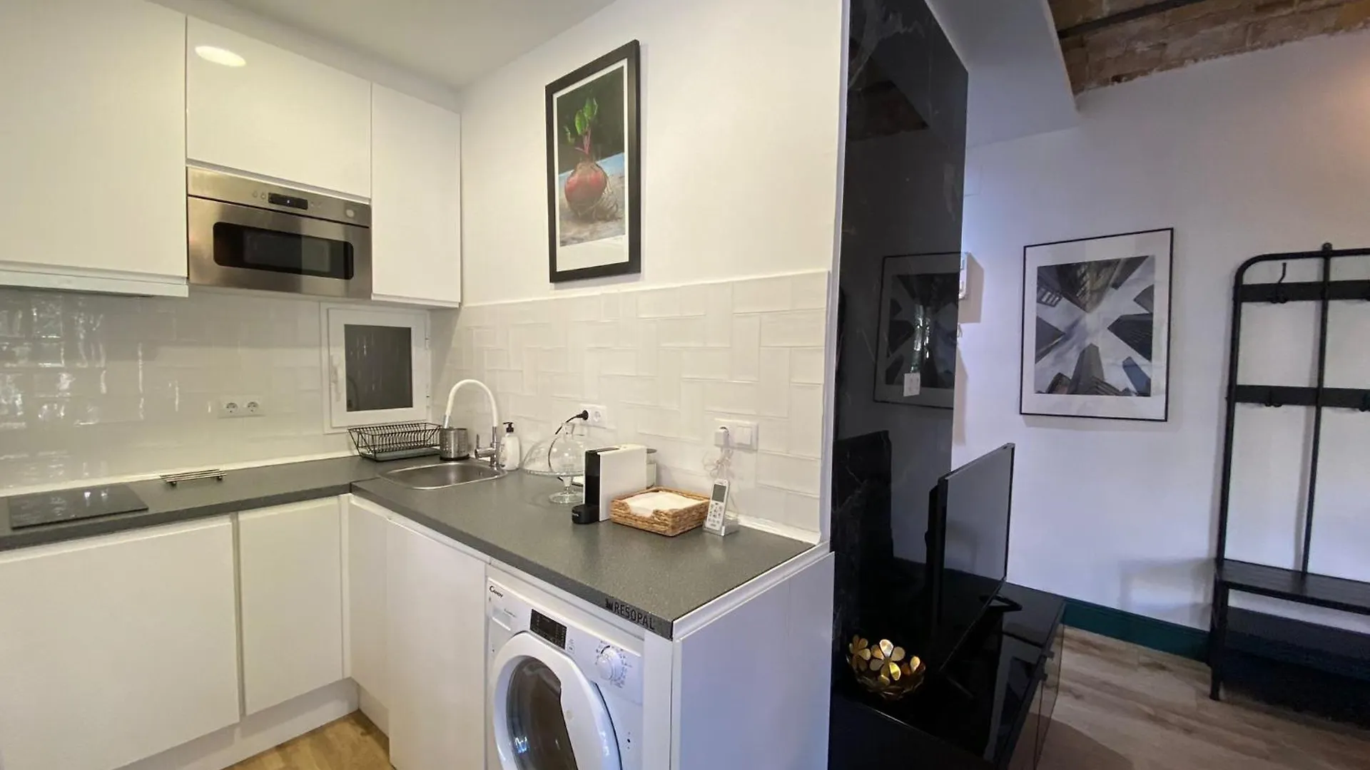 Barcelona Rent - Gaudi House Apartment