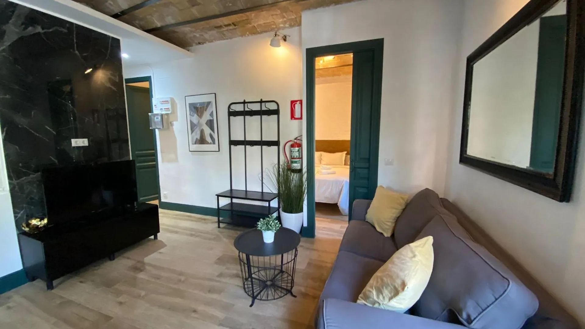 Barcelona Rent - Gaudi House Apartment 0*,  Spain