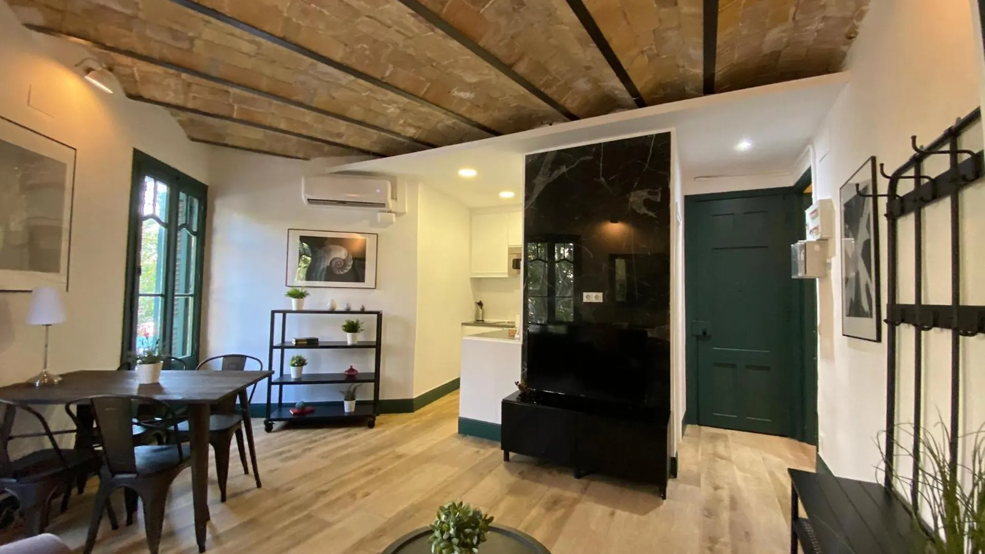 Ferienwohnung Barcelona Rent - Gaudi House Spanien